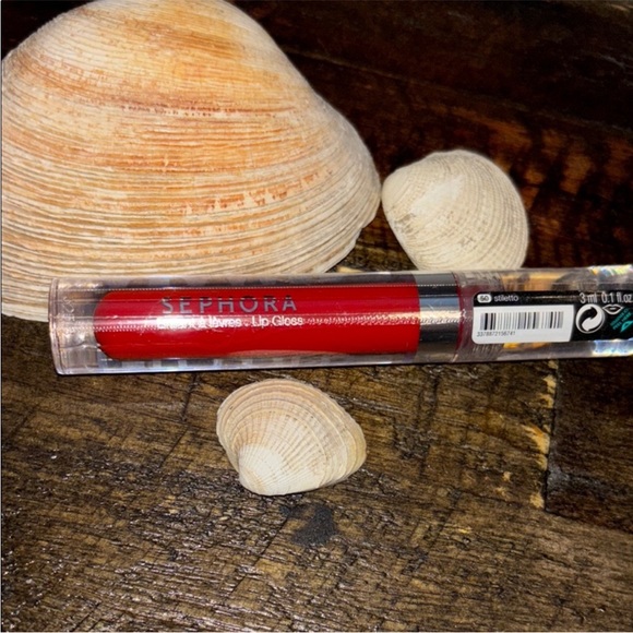 Sephora Glossed Lip Gloss - Vibrant
"Stiletto Red" NWT Christmas - Picture 4 of 4